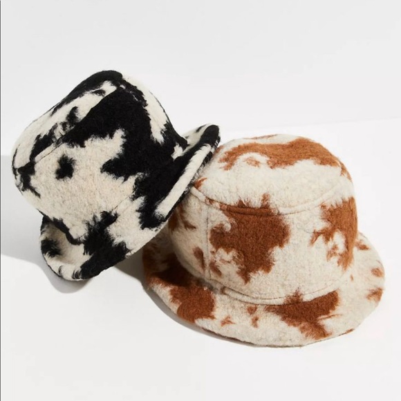 Anna Sui Cowhide Shearling Bucket Hat - Picture 6 of 6